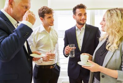 El Arte de la Charla Informal: Dominando la Conversación Casual en Inglés